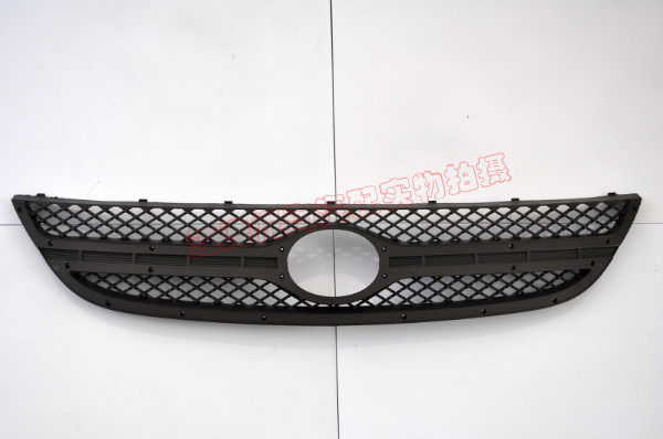 Jianghuai and Yue Three-compartment front bar net wind grid grid radiator grille without brightening strip