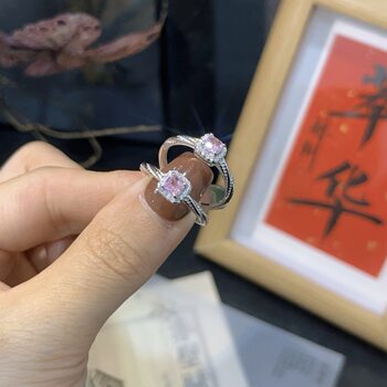 Pure silver sugar cube ring with sweet and delicate opening