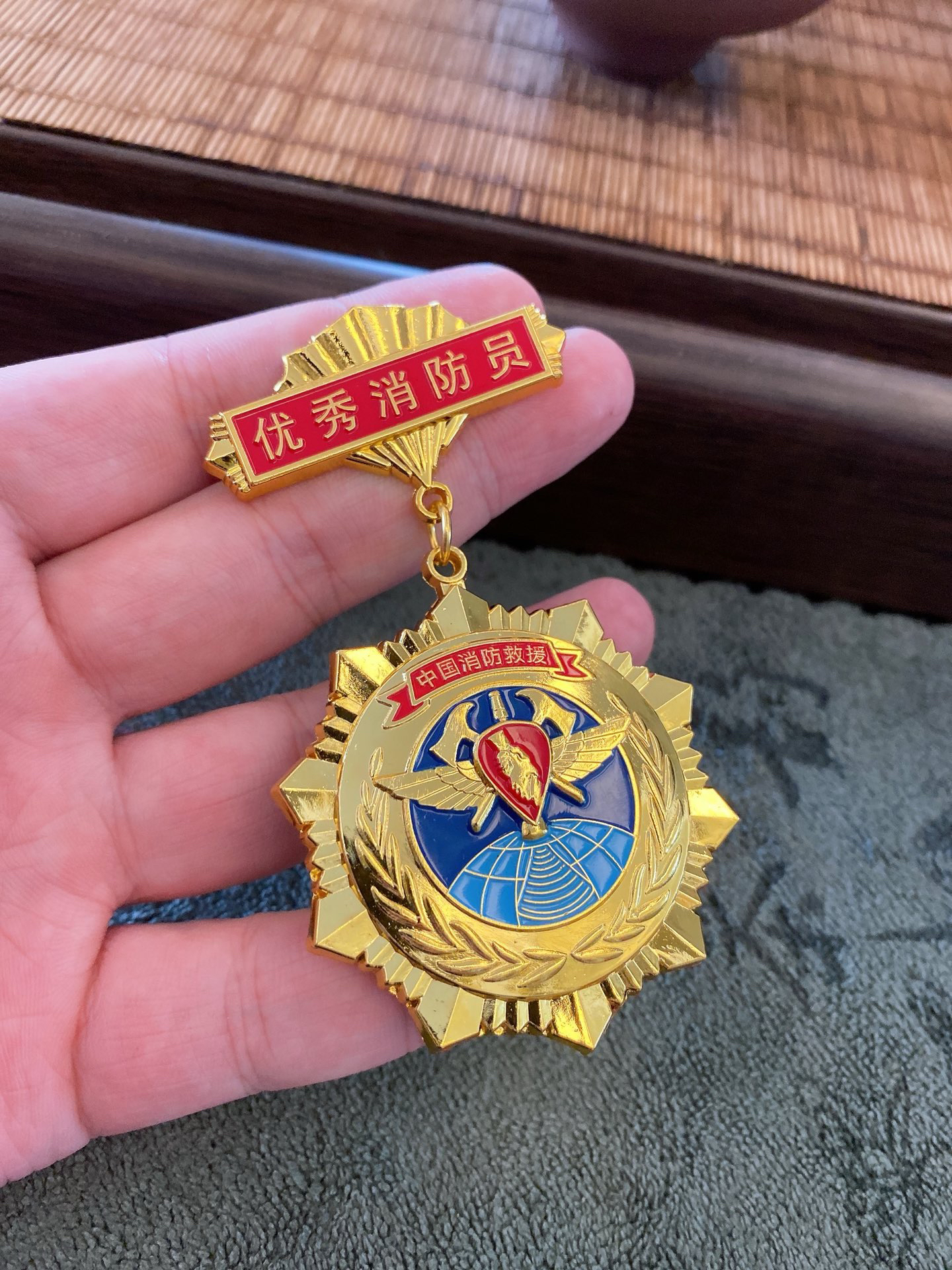 消防士の戦友のための新しい火災をテーマにした記念メダル、独創的で個性的な優秀な消防士と消防士の妻のための記念メダル