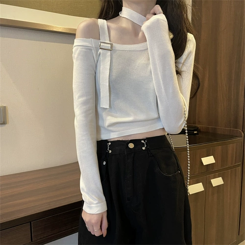 Трикотажный дизайнерский черный весенний свитер, приталенный лонгслив, тренд сезона, в корейском стиле