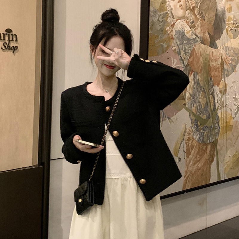 Xiaoxiangfeng coat autumn and winter 2022 new Western style age-reducing short thin section outer wear black popular long-sleeved top women