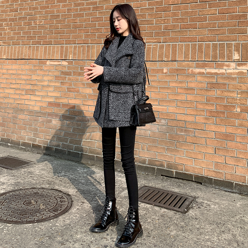 Herringbone coat female autumn and winter 100 lap 2022 new plaid loose black mid-length small taller