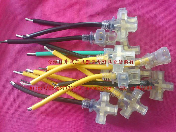 Japan socket outlet converter One-to-three-10%-three wiring socket with lamp fall-proof engineering mop