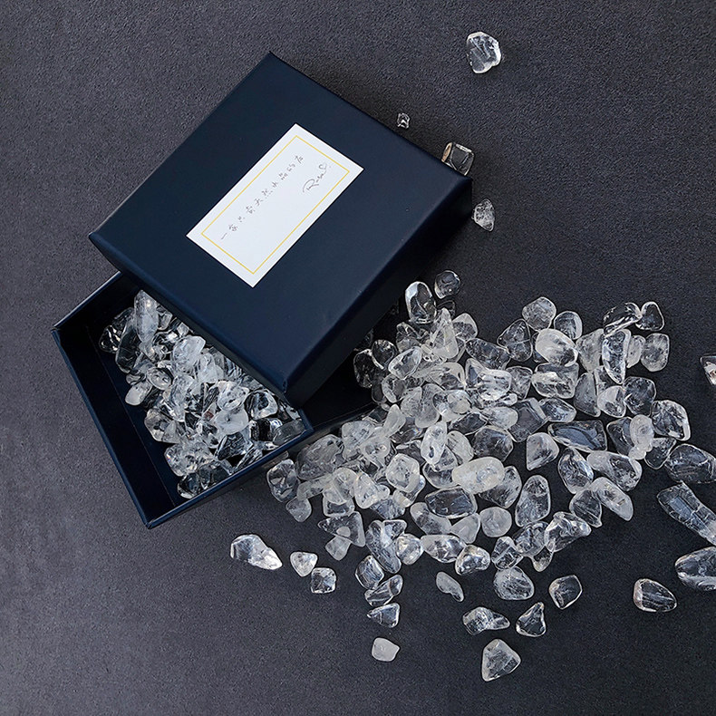 Maintenance of the magnetic gravel stone sauce pure white crystal bracelet