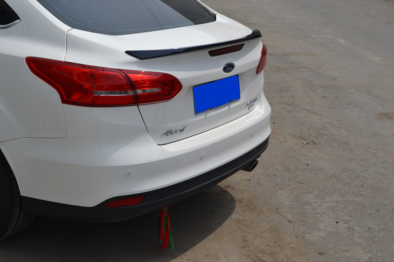 15-17 Fox mui xe sơn đuôi gió sơn mài ABS miễn phí đấm sửa đổi đuôi FORD sửa đổi cánh gió ô tô