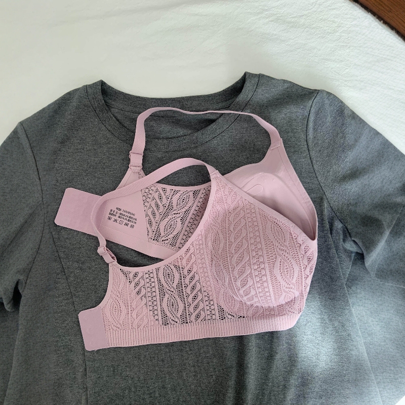 So Comfortable It Makes You Cry! Soufflé Bra! so Comfortable and Easy to Wear! Makes Small Breasts Look Bigger, Ultra-Thin Lace Bra