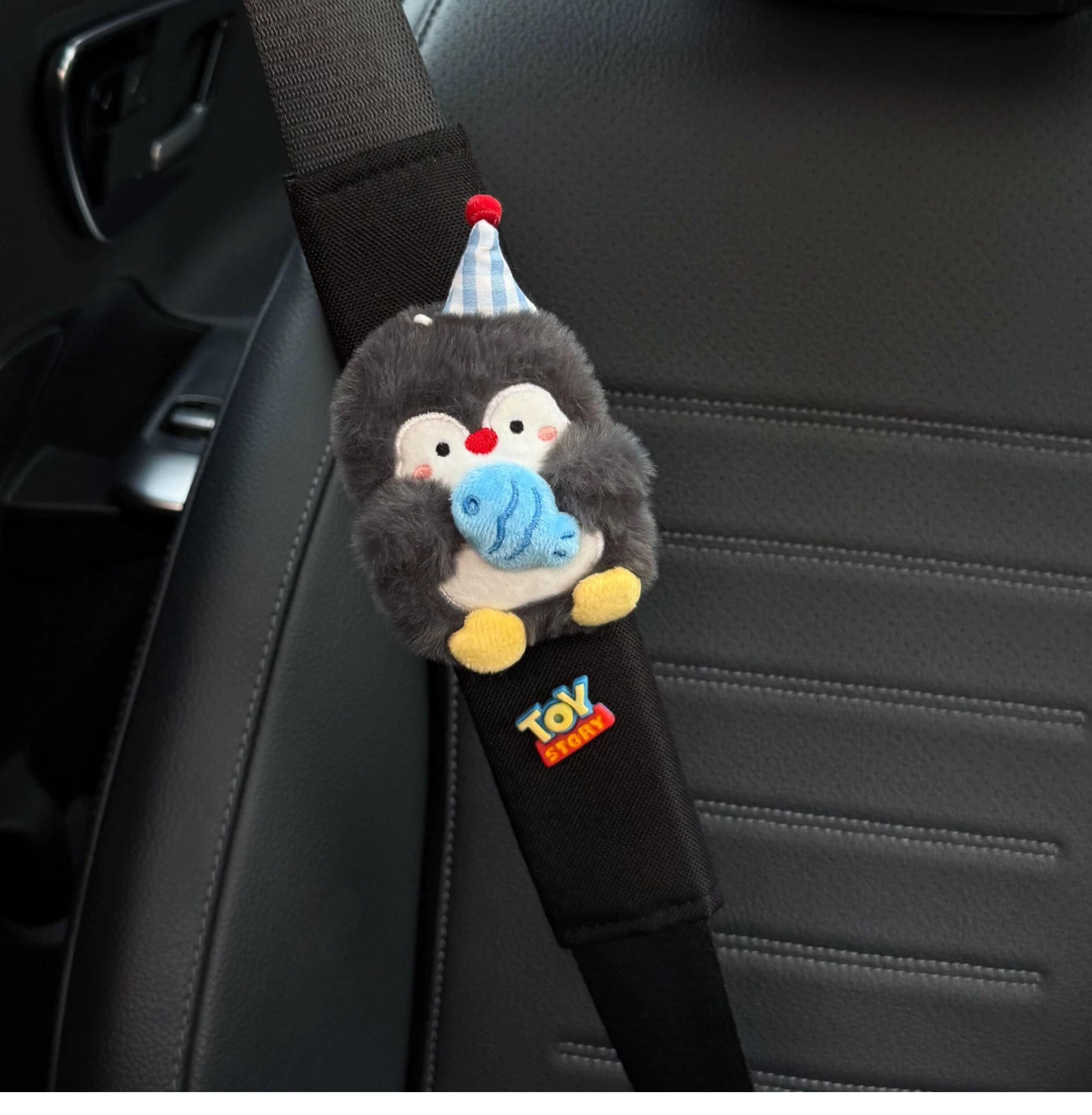 2026 New Penguin Car Seatbelt Shoulder Pad Set, High-end Decoration, Suitable for All Seasons, for Couples and Women