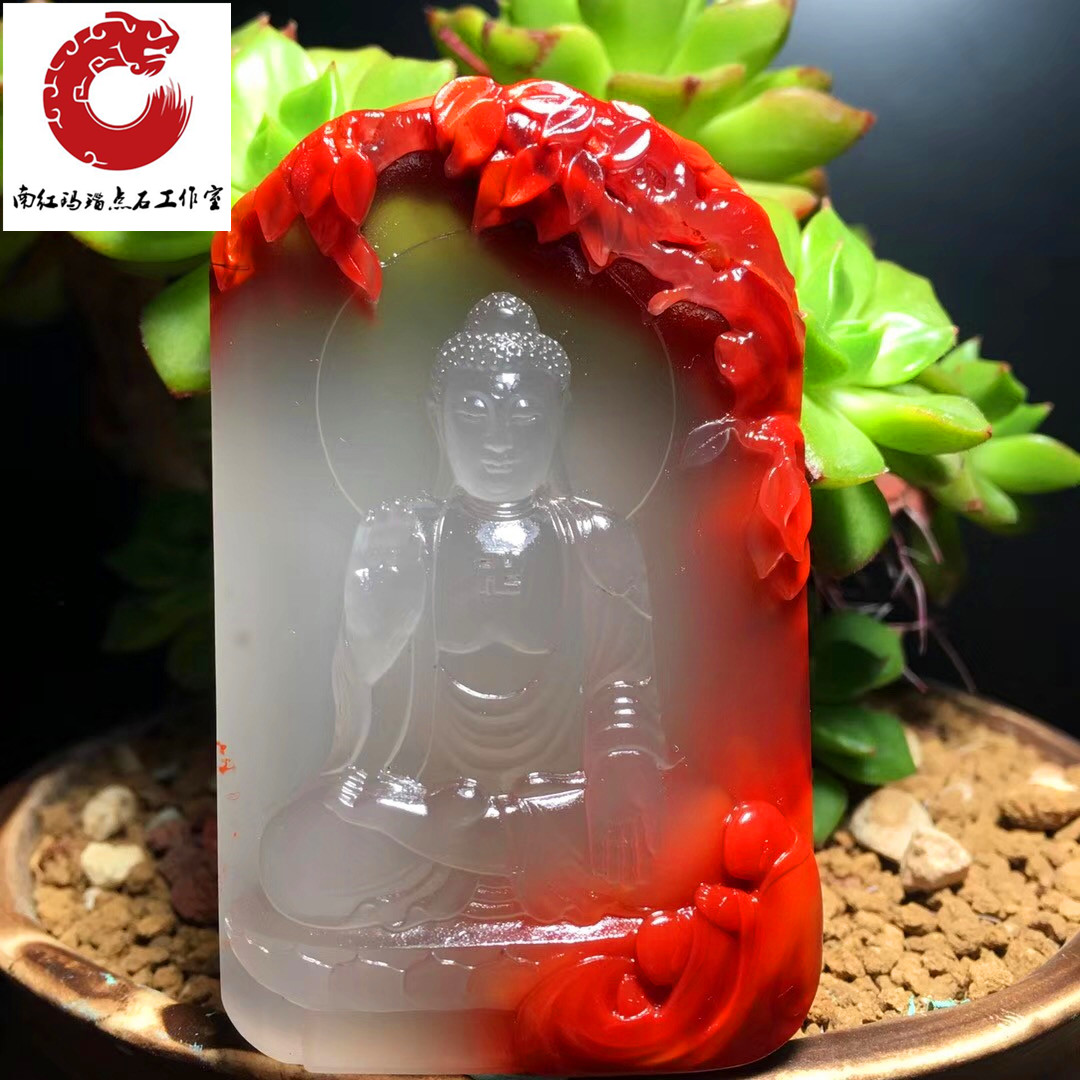 South Red Manau Surge in Southwest China's Sichuan province is bent on the Buddha's Day like the Buddha's Ancestral Pendant Chaetian Pendant Chaetian Pendant