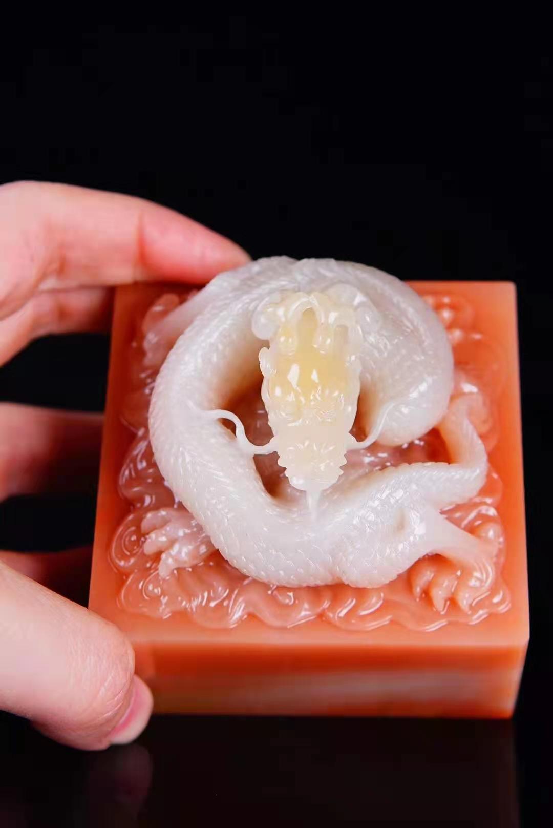 Laos Three-color Sand Red Dragon Teng Sheng Sheng Seal High Mountain Fields Yellowstone Leopard Seals Swing Piece Handlebar Fitting Gift Giving Gift Giving Gift Giving Gift A Gift