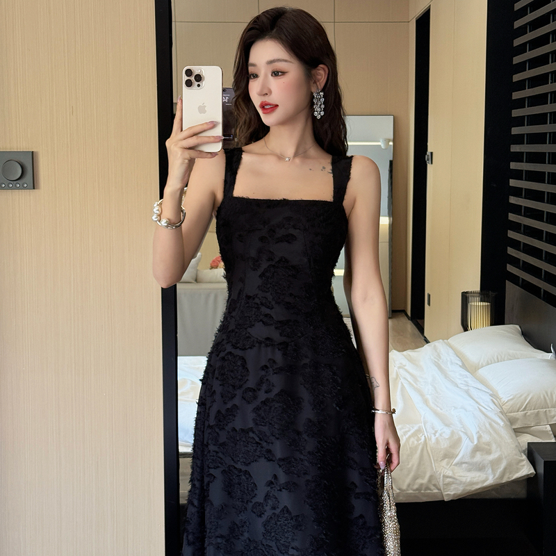 French-Style Black Lace Suspender Dress for Women, Waist-Cinching, Slimming, Long Dress with a High-End Feel