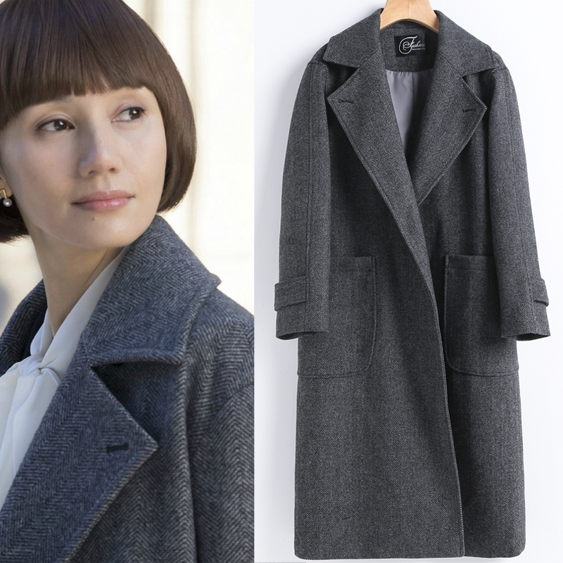 My First Half of Life Was Spent Wearing a Woolen Coat Similar to Tang Jing'S, a Loose, Thick, Mid-Length Herringbone Pattern Off-Shoulder Coat for Women