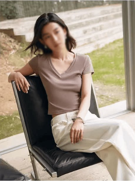 2024 New Summer Women's Clothing Simple and Versatile V-Neck T-Shirt Uwg440067 #