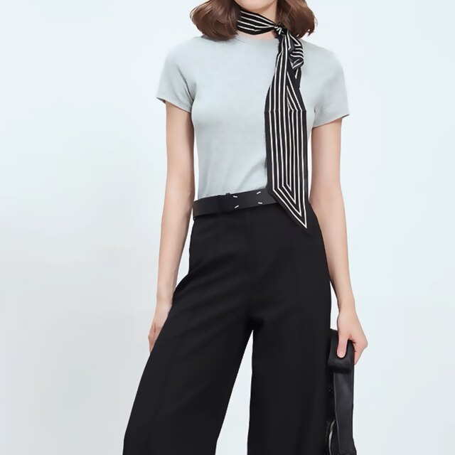 Age-Reducing Snake-Shaped Yarn Ribbed Cotton Round-Neck Short-Sleeve T-Shirt, Slim Fit, Not Tight on the Body, Regular Shoulder Women's T-Shirt