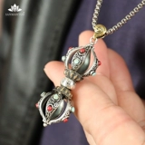 三漫陀 Тибетский непал Паба Кинг Конг -подвеска Пять Филти Королев Кинг Конг Приседание Ожерелье Подвеска Подвеска