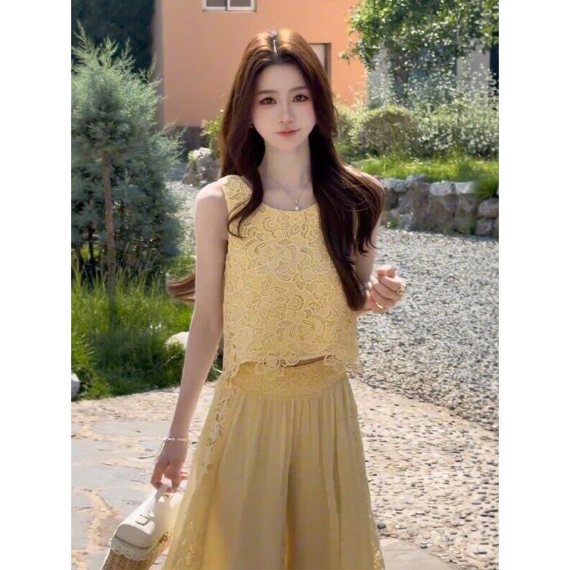 French-Style Elegant Lace Slim-Fit Sleeveless Top and Wide-Leg Pants Women's Fashion 2026 Summer New Spicy Casual Set French-Style Elegant Lace Slim-Fit Sleeveless Top and Wide-Leg Pants Women's Fashion 2026 Summer New Spicy Casual Set