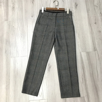 A few English Plaid casual pants