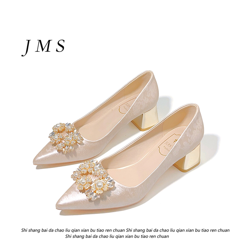 New Chinese Style Dress Shoes with Skirts, Spring and Autumn New Style, Chunky Heel, Rhinestone Single Shoes for Women, Suitable for Mother-In-Law, Banquet, Cheongsam Shoes, Wedding Shoes New Chinese Style Dress Shoes with Skirts, Spring and Autumn New Style, Chunky Heel, Rhinestone Single Shoes for Women, Suitable for Mother-In-Law, Banquet, Cheongsam Shoes, Wedding Shoes