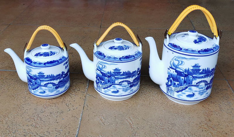 The Product jue jingdezhen ceramic teapot high - capacity ceramic teapot cool large blue and white girder kettle pot teapot