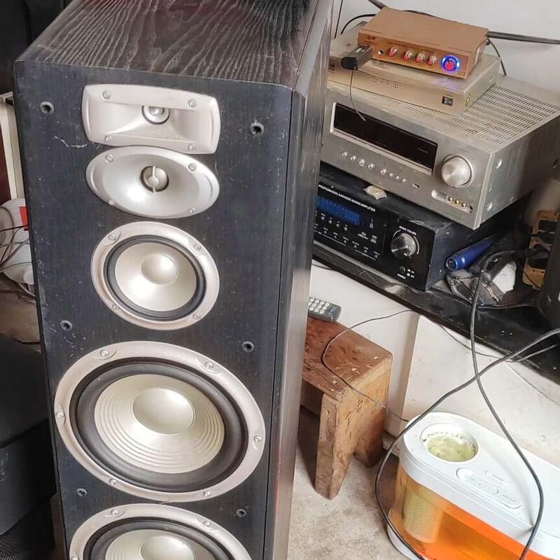 Negotiable Price - Jbl L890 Dual 8inch Speakers, Low Price for a Pair, Imported from Mexico, Black Color, Repairable