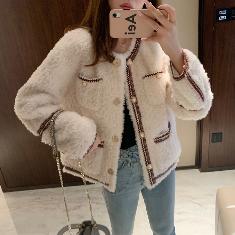 Sanskrit small fragrant wind lamb fur coat female winter short leather fur integrated small sub white name yuanpi grass sheep cut cashmere