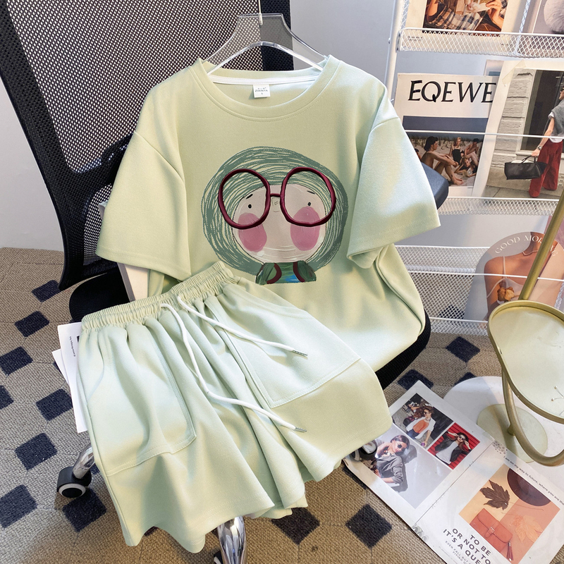 2025 Summer New Popular Loose-Fitting Sportswear Set for Women, Casual Student Petite Short-Sleeved Shorts Two-Piece Set