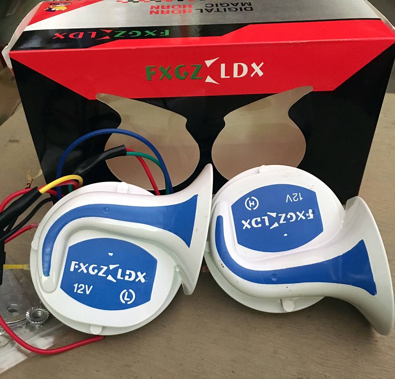 Ghost fire locomotive modified eight-tone horn 12v echo multi-tone car snail super loud waterproof voice-changing pair