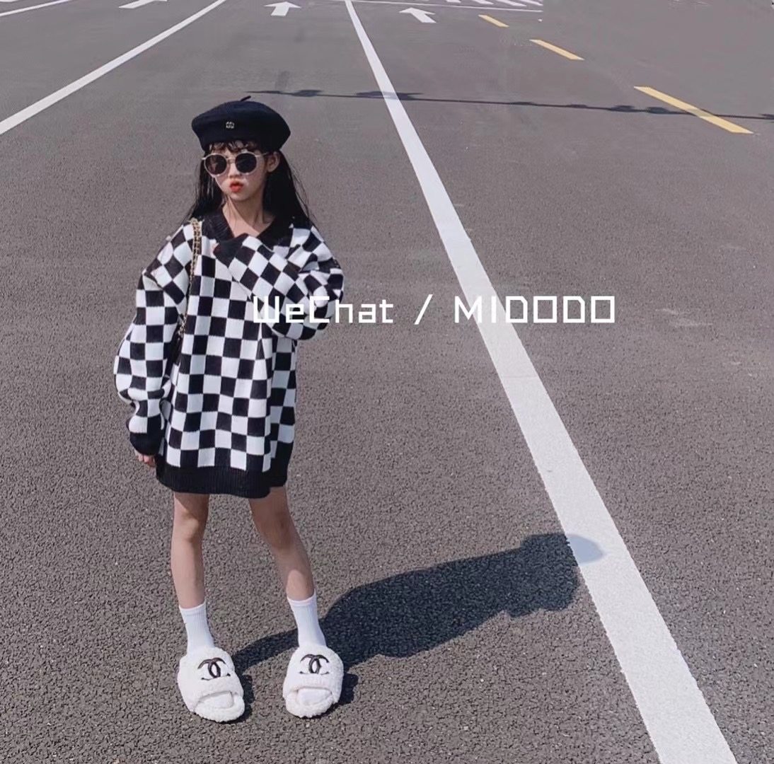 Korean girls checkerboard sweater 2021 new autumn and winter middle-aged children's Western style thickened retro loose sweater tide