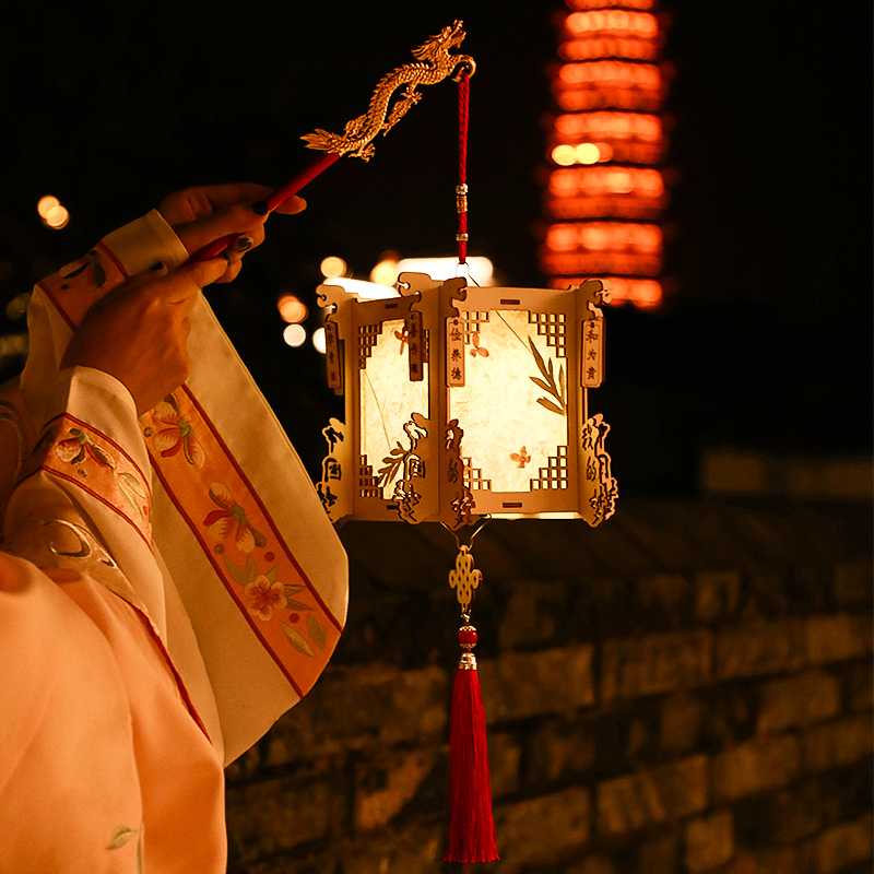 Decorative lantern handheld glowing ancient wind flower lamp New Year diy handmade material package Chinese style Lantern Palace lamp