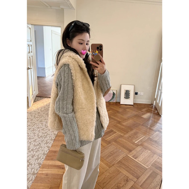 Lamb Wool Hooded Vest for Women, Autumn and Winter Outerwear, 2026 New Style, Eco-Friendly Faux Fur Vest Jacket