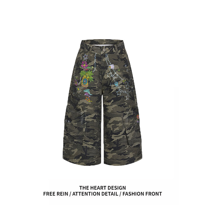 American Retro Large Pocket Graffiti Cropped Pants for Women 2026 Summer New Workwear Shorts Printed Camouflage Knee-Length Shorts