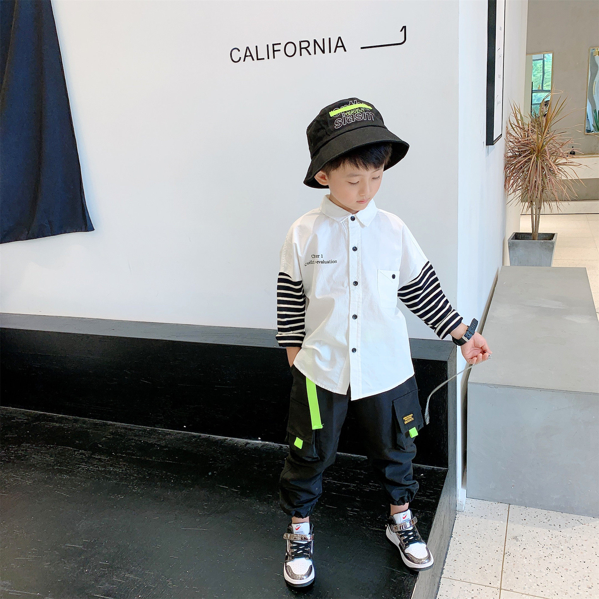 Meal Little Fan clothes Men and women Children's Collared Sleeves White Shirt Children 2019 Fall New Korean version Shuai 100 Lap Shirt Tide