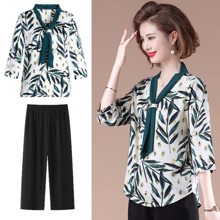 2022 new mother spring and autumn foreign style chiffon shirt top 40 years old 50 middle-aged and elderly women's summer short-sleeved T-shirt suit