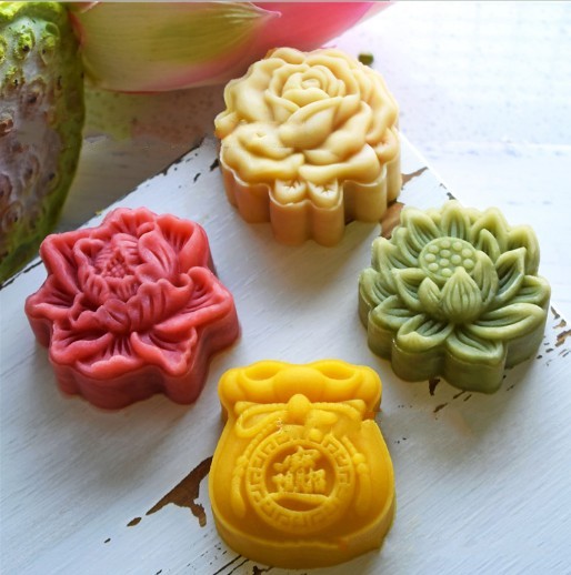 New products Alien 50 gr Lotus Rose Peony Peony Fu Bag Mooncake Mold Hand Pressed Plastic Tool Sharper