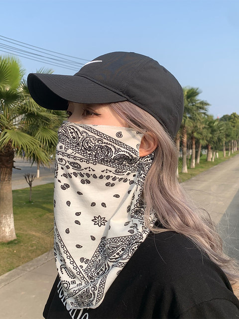 Sunscreen hood for men, motorcycle summer riding scarf, black windproof ear-hanging ice silk motorcycle mouth and face mask for women