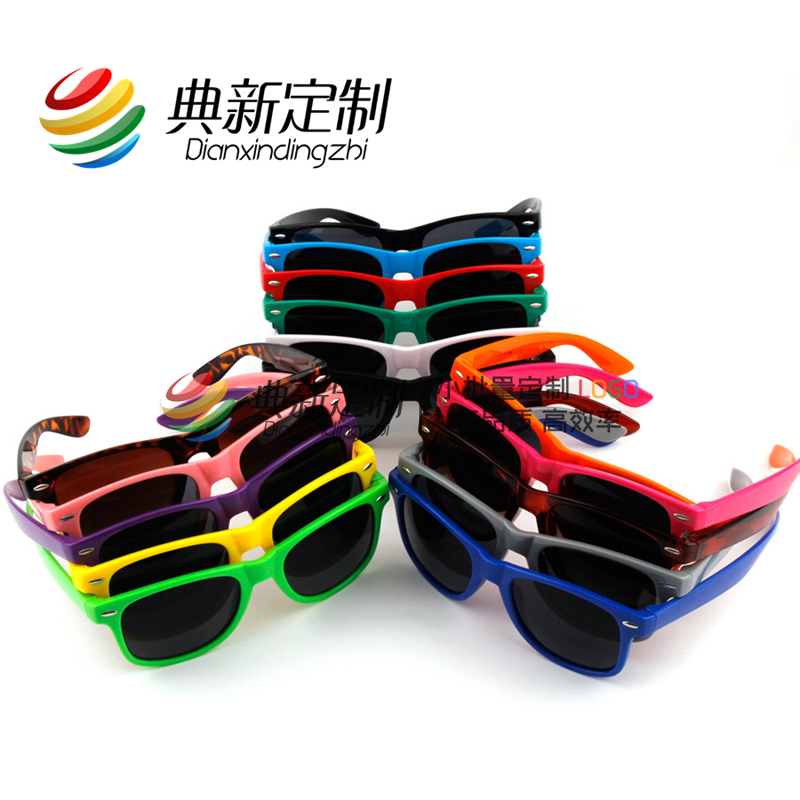 Retro Sunglasses custom LOGO for men and women Universal Promotion Bar Street shoot fashion sunglasses printed LOGO