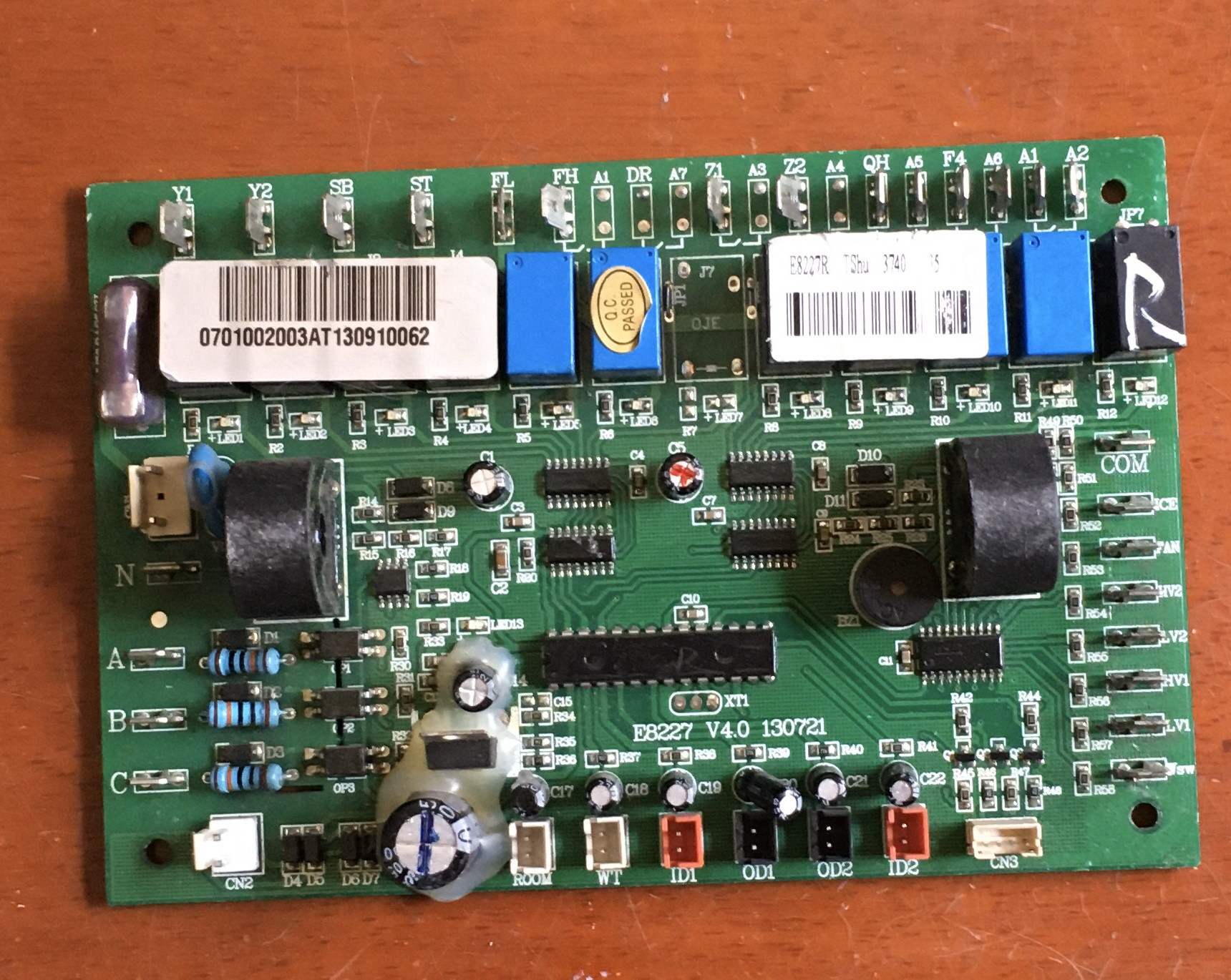 Disassemble air conditioning computer board E8227 V2 1 100826 motherboard E8227R V4 0 130721