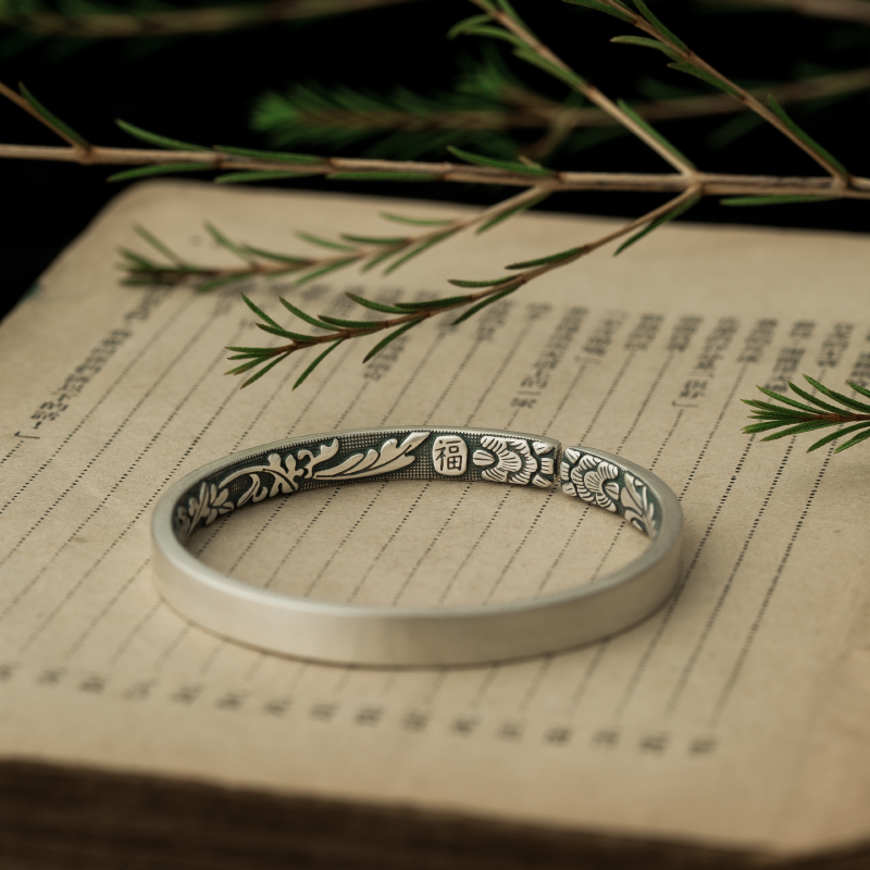 Make foot silver 999 retro to make old sublight inside carved opening silver bracelet woman