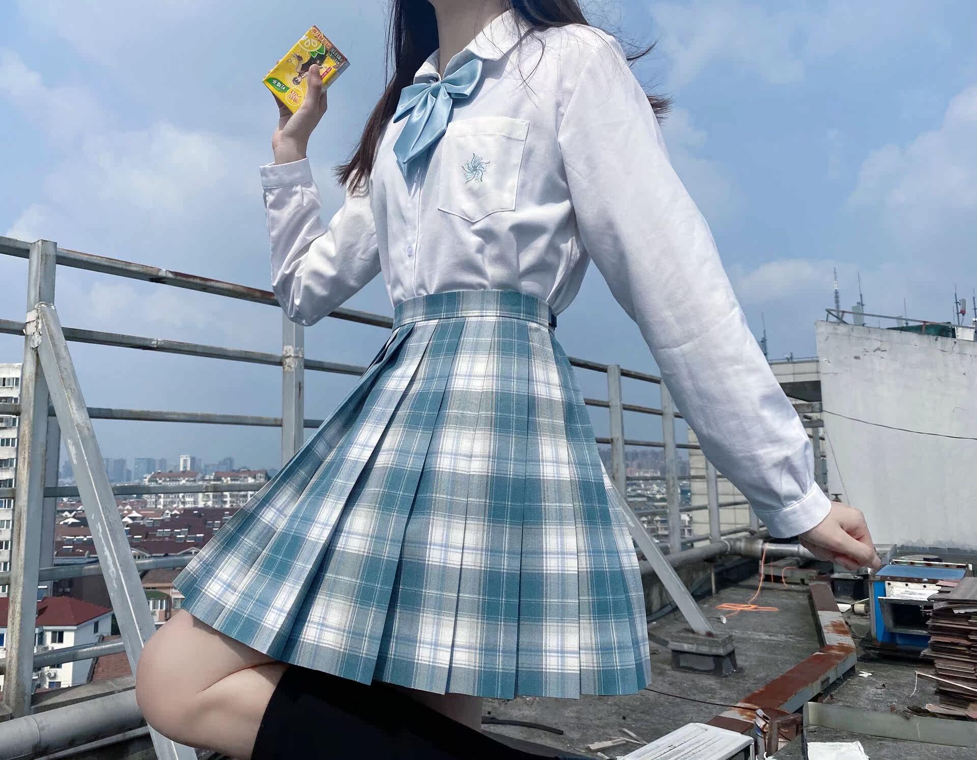 River soft (tail hyperlink) TR intertwined original white JK uniform grid skirt