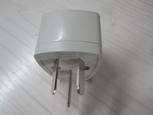 Manufacturer direct marketing national standard converter Australian standard conversion plug Hong Kong plug domestic use three holes to transfer universal holes