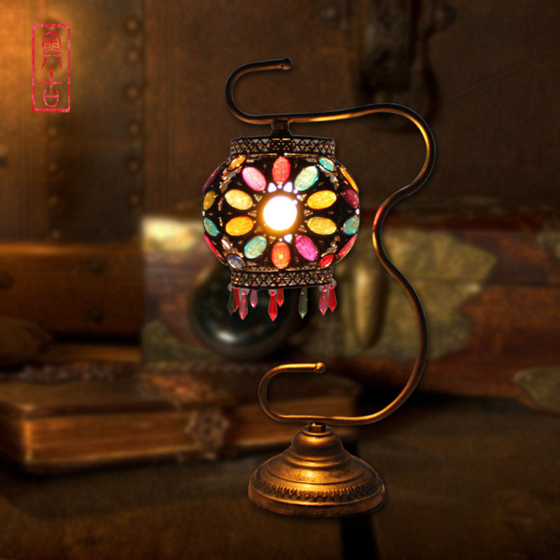 Nepalese handmade beaded table lamp ball lamp is decorated with nostalgic Bohemian pastoral retro bedside study lamp