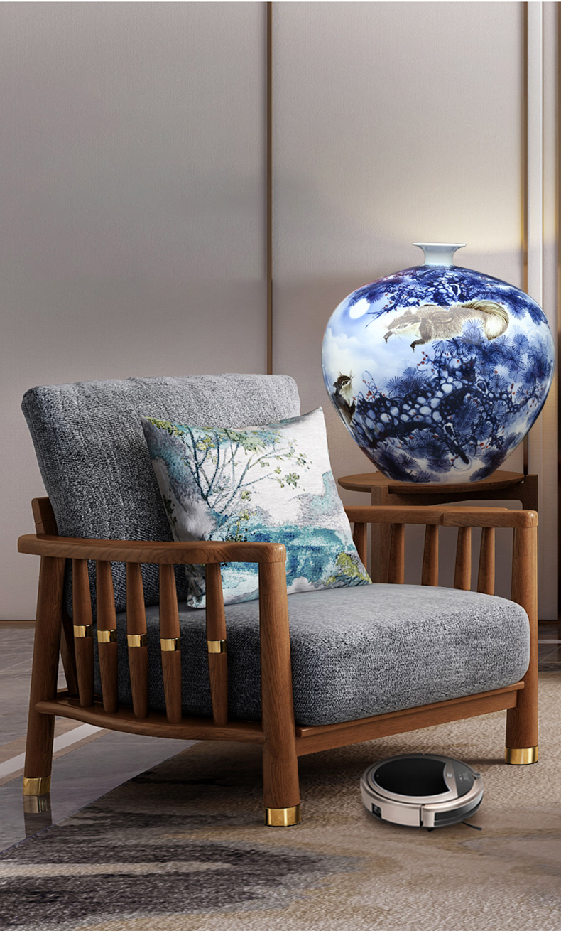Jingdezhen hand - made gold plutus squirrel ceramic dry flower vase household living room a study mesa furnishing articles
