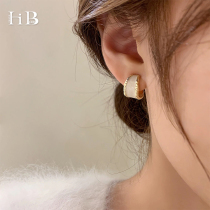 French high-end light luxury niche design unique irregular earrings womens autumn and winter 2022 new trendy earrings