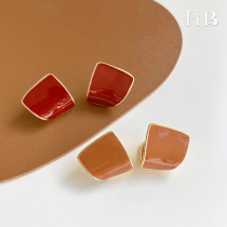 Light luxury advanced sense Korean temperament Net red earrings female autumn and winter retro niche design sense square big earrings
