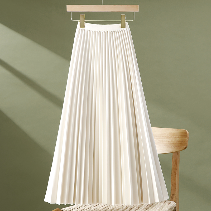 Off-White Pleated Skirt, Women's Autumn and Winter New Style, Retro High-Waisted, Hip-Covering, Casual, Versatile, Large Hem A-Line Long Skirt
