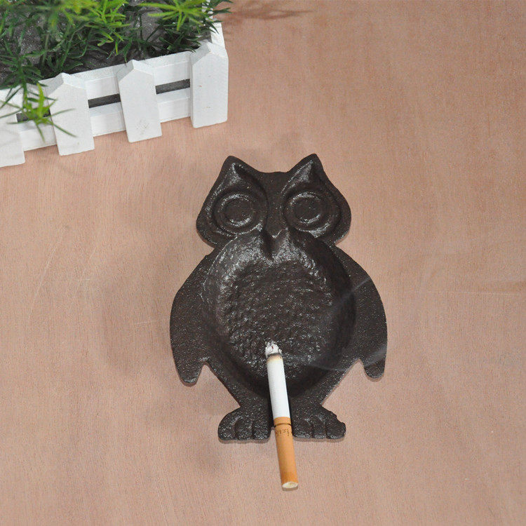 Retro cast iron owl ashtray Iron craft gift decoration ashtray candle holder Home decoration decoration table decoration