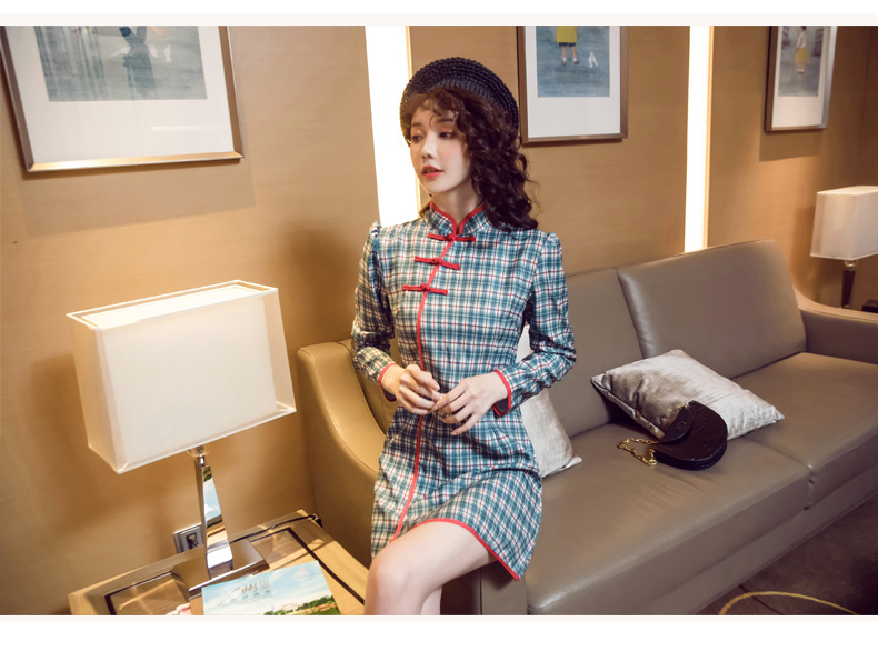 VK旗艦店 中國風復古旗袍改良版格紋盤扣修身長袖洋裝