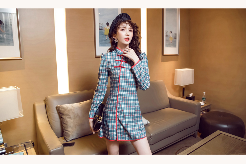 VK旗艦店 中國風復古旗袍改良版格紋盤扣修身長袖洋裝