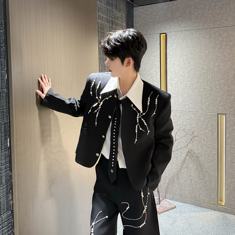 Yifan Black Short Blazer for Men with Heavy Pearl Design, Trendy Loose Fit, Versatile Casual Shoulder-Padded Jacket