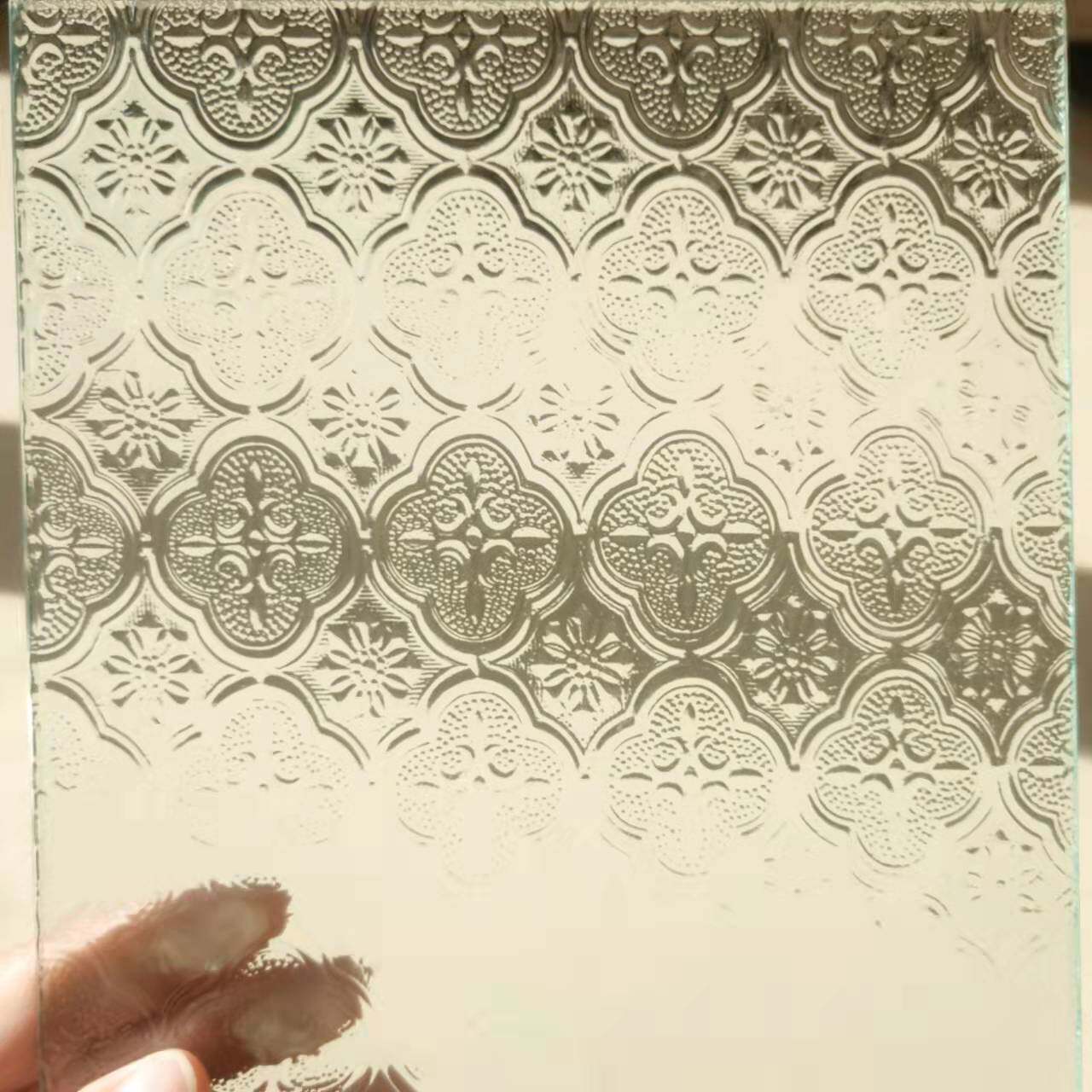 Private custom Begonia flower glass door ultra-white stone pattern wick glass can be tempered