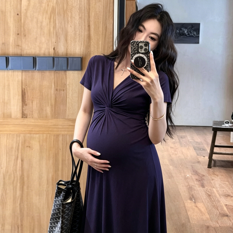 French-Style V-Neck Pure Cotton Maternity Dress, Waist-Cinching, Slimming, Elegant Long Dress, Floor-Length, Large Hem, Thin for Summer